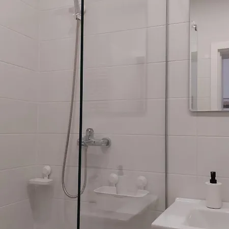 公寓 Studi-apartman Kestenov Stan 弗尔沙茨